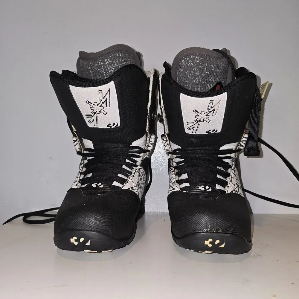 Thirtytwo Men's Black Size 7 Snowboard Boots Lace Up
